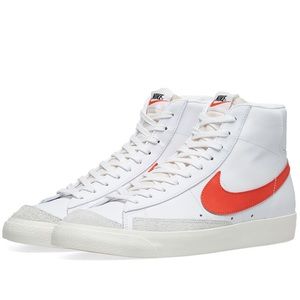 NIKE BLAZER MID '77 VINTAGE in HABANERO RED